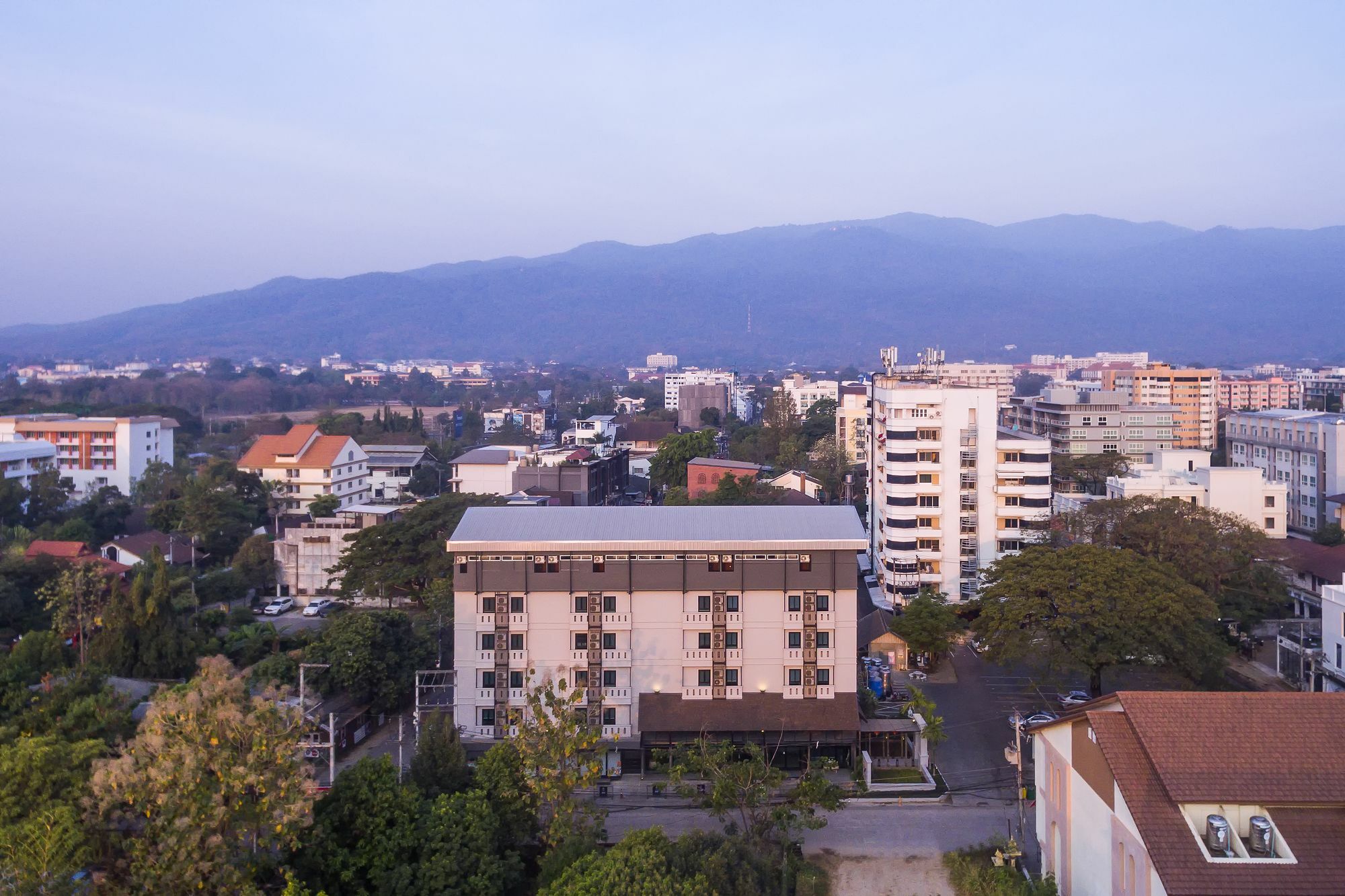 L Nimman Hotel Чиангмай Екстериор снимка
