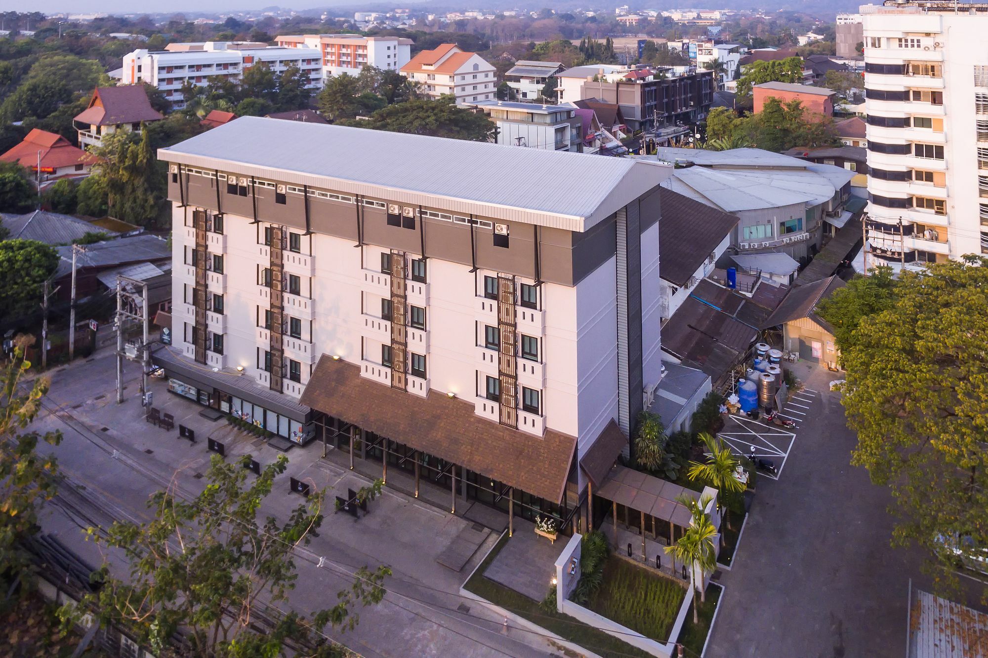 L Nimman Hotel Чиангмай Екстериор снимка